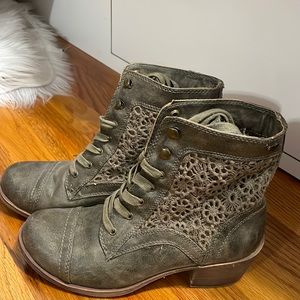 Laced tan Combat heels